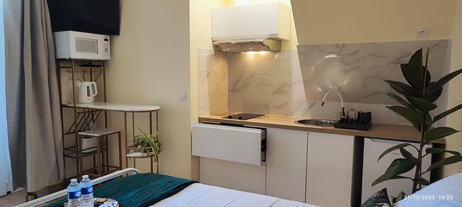 Le Cocoon Dore Poitiers Bagian luar foto